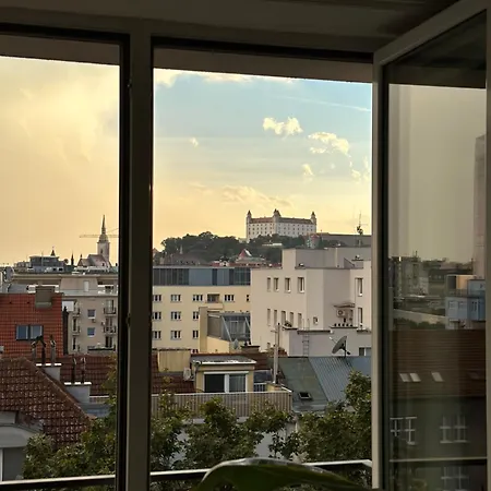 Urban Zenhouse No 2-breakfast Optional * Bratysława