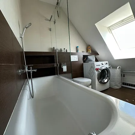 Urban Zenhouse No 2-Breakfast Optional Appartamento Bratislava